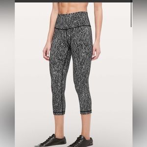 Lululemon high rise crops